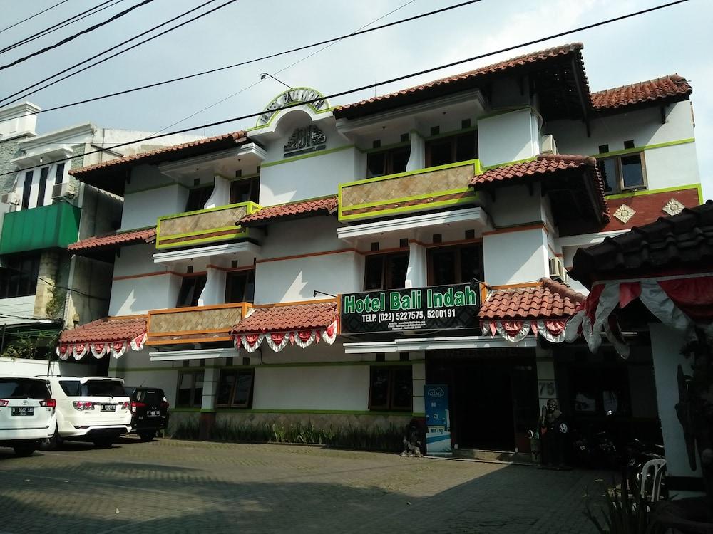 Oyo 1945 Hotel Bali Indah Bandung Exterior foto